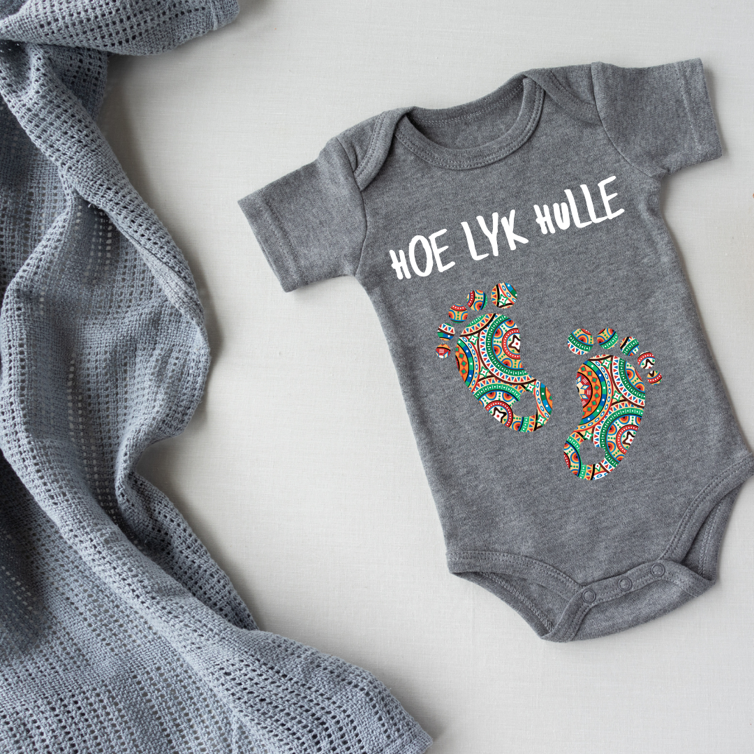 Organic Cotton Babygrows - Soft, Sustainable Comfort for Your Baby (Hoe lyk hulle)